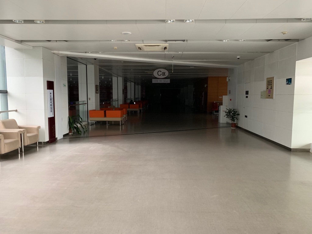 verlassene Bibliothek